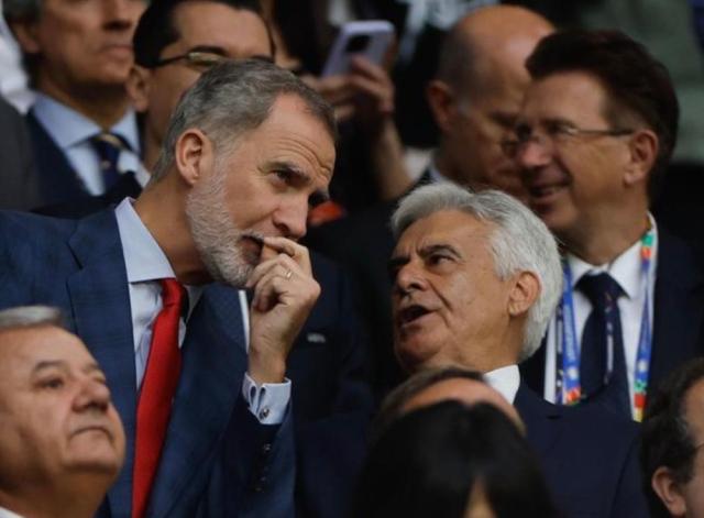 1721184021447006566.jpg 华体会官方入口-秋后算账?西足协主席因滥用职权被禁足2年