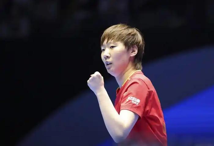 华体会数据中心-身体有恙?王曼昱穿着厚衣,原因找到,曾多次就诊,马琳不该犯错