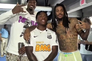 华体会app下载-谁更像粉丝？甲亢哥偶遇莫兰特&amp;小贾 用的还是三折叠