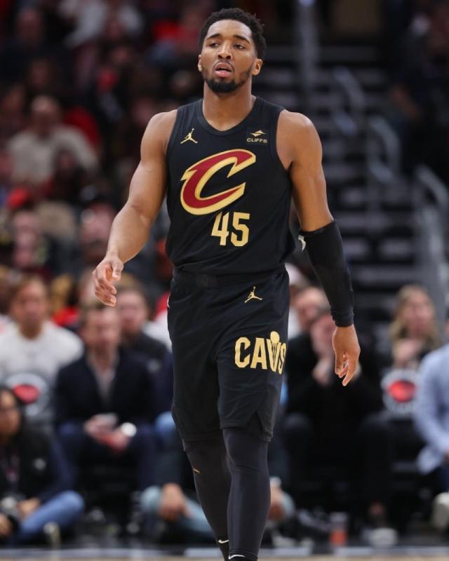 华体会官方入口-米切尔至少再缺席3场 新规令他提前告别最佳阵容？