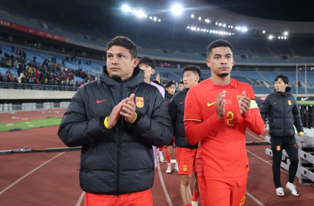 华体会数据中心-艾克森搭上国足末班车：充电十五天，用时五分钟？