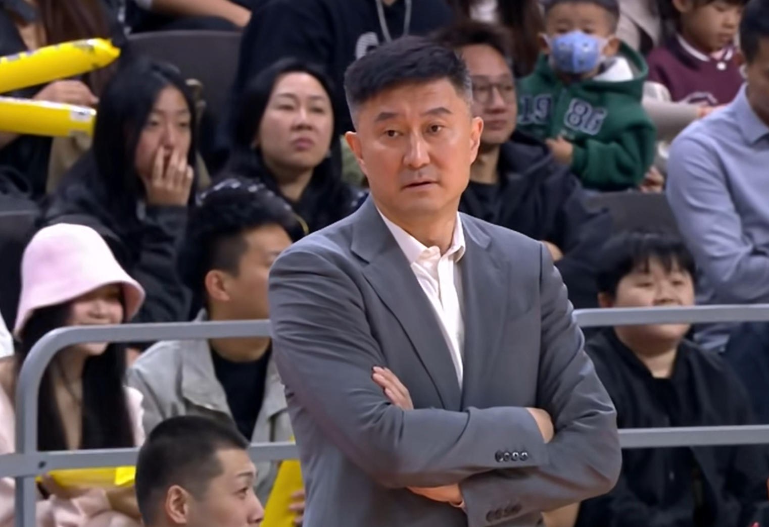 华体会数据中心-不是胡明轩，也不是徐杰！广东队输40分，有一人要负主要责任