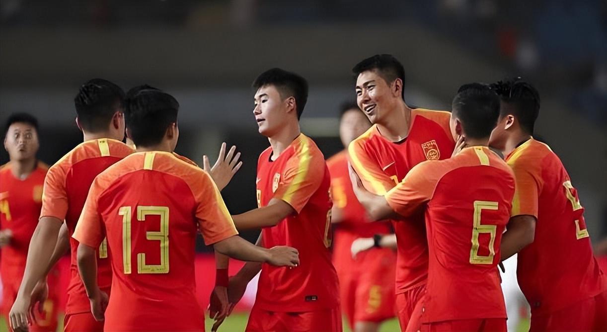 华体会官方入口-邵佳一刚带国足踢了一场热身赛，这两位锋霸就爆发，携手进两球