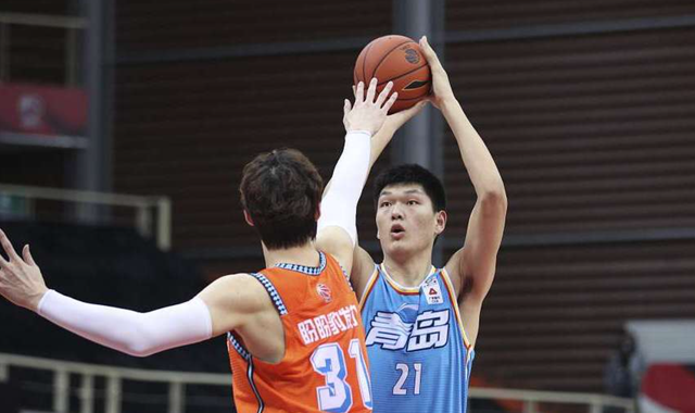 连续2场0分！单场25+15神塔变废塔 主教练未用好他？