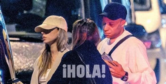 西媒更新姆巴佩最新恋情：两人在巴黎甜蜜约会 共进晚餐+打保龄球|西班牙|基利安·姆巴佩|爱珀斯托|皇家马德里|粉丝_新浪体育_新浪新闻