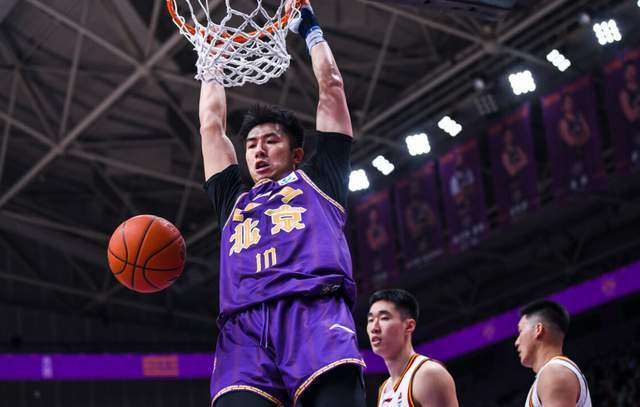 华体会数据中心-轰21+15又砍27+11！争议内线打成北控第一核心，闵鹿蕾没看错人