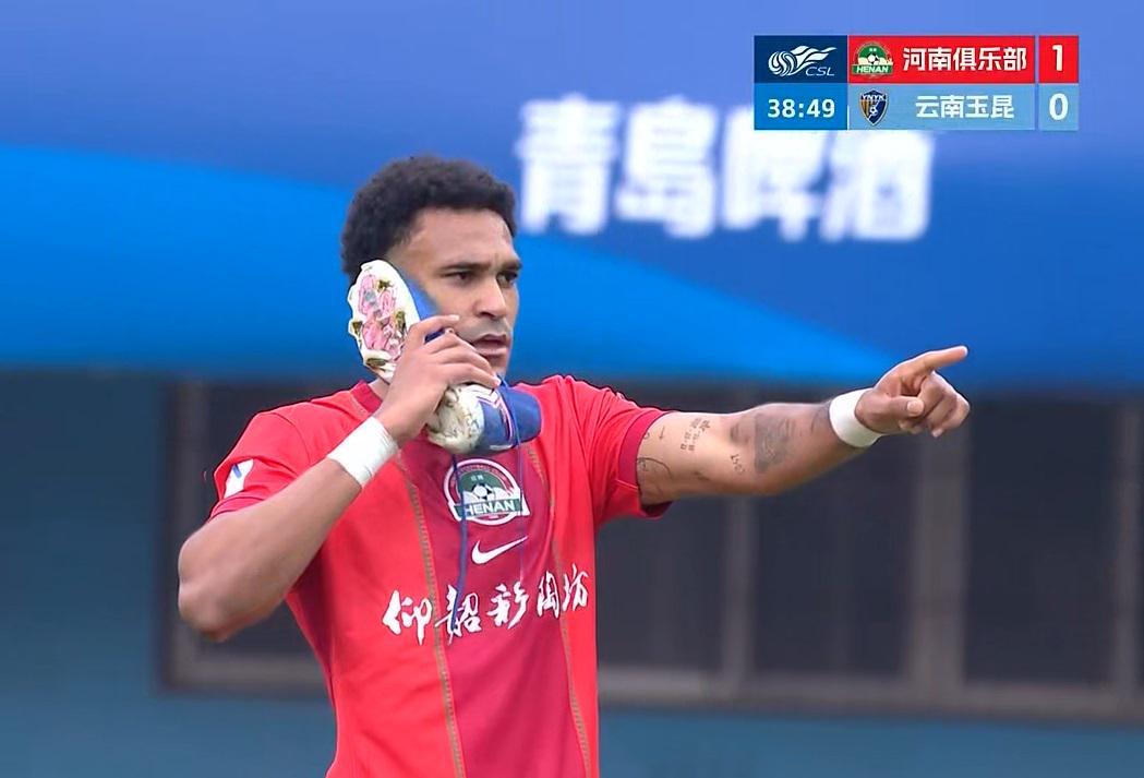 华体会官方入口-河南锋无力隐现?5次得分机会浪费4次,姆布拉中超首球仍差强人意