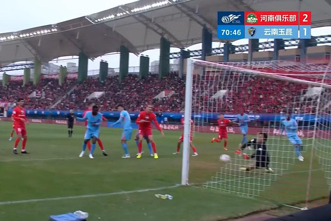 华体会官方入口-河南锋无力隐现?5次得分机会浪费4次,姆布拉中超首球仍差强人意