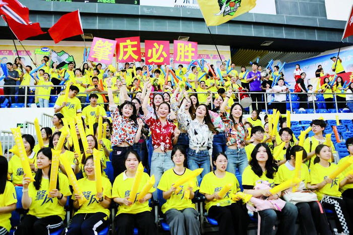 掌声不为胜负喝彩皆因友谊|西江日报|肇庆|刘春|啦啦队|西江_新浪体育_新浪新闻
